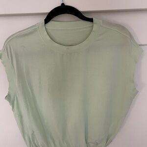 Lululemon Mint Green Women's Cropped Top
